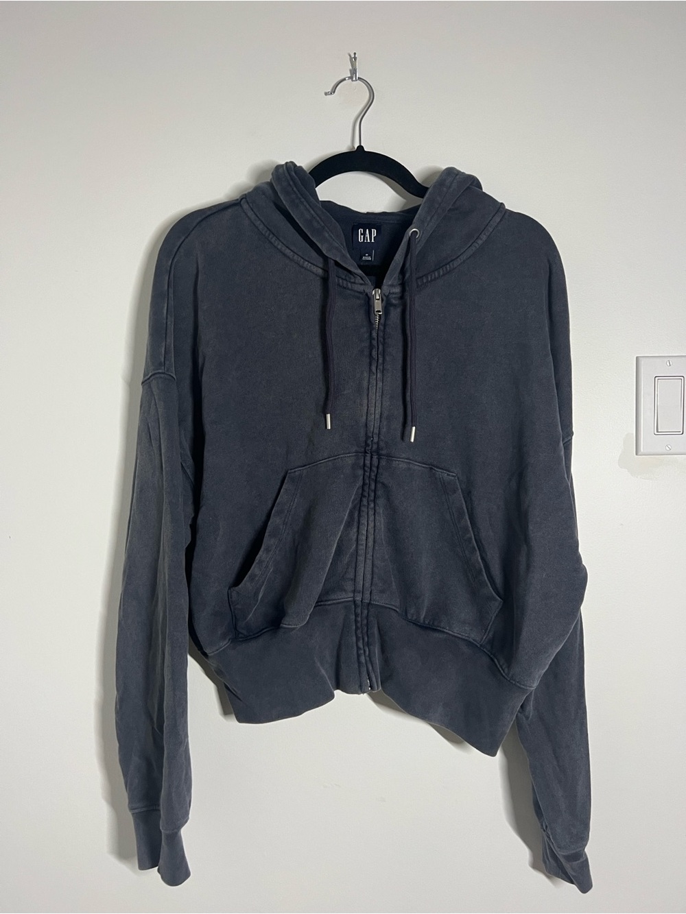 Cropped Gap sweater